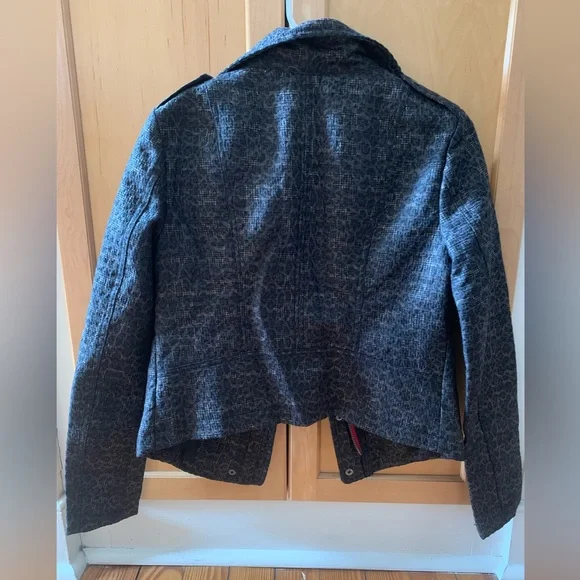 SALE! 24 hrs! Free People We The Free Moto Jacket Cheetah Print Size 2
Like New! - Picture 3 of 12